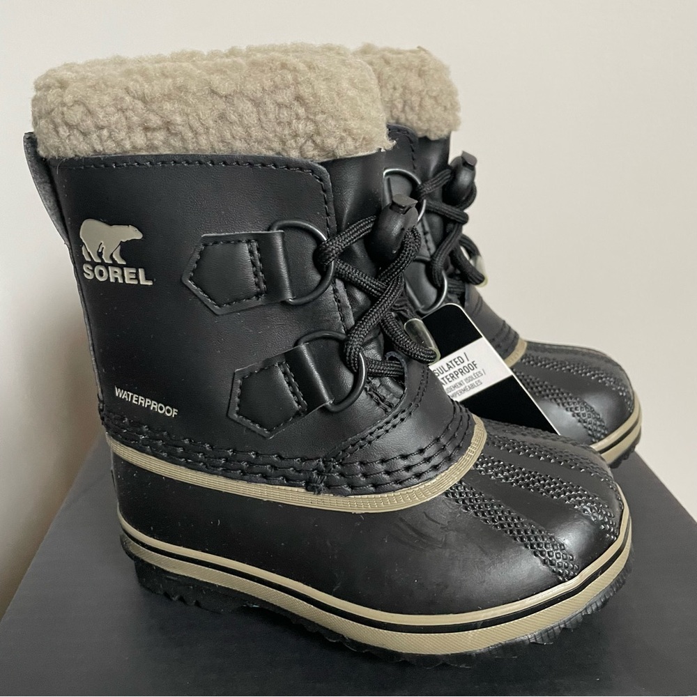 Sorel Yoot Pac Tp black Kids Snow Boot New, never worn